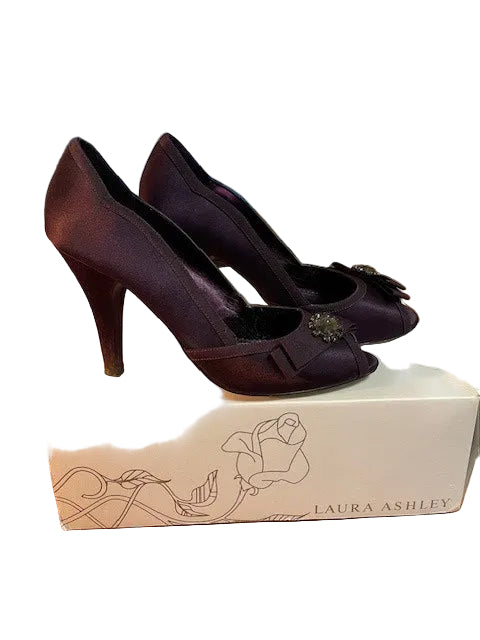 Laura Ashley Heels Size UK 6 EU 39 Boxed Plum Colour Occasional Shoes With Diamanté Brooch & Bow Feature
