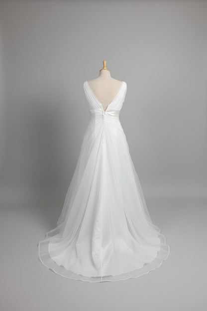 Wedding Dress - Romantation - UK 14 EU 42 - White Tulle Beaded Diamante Broach Waist