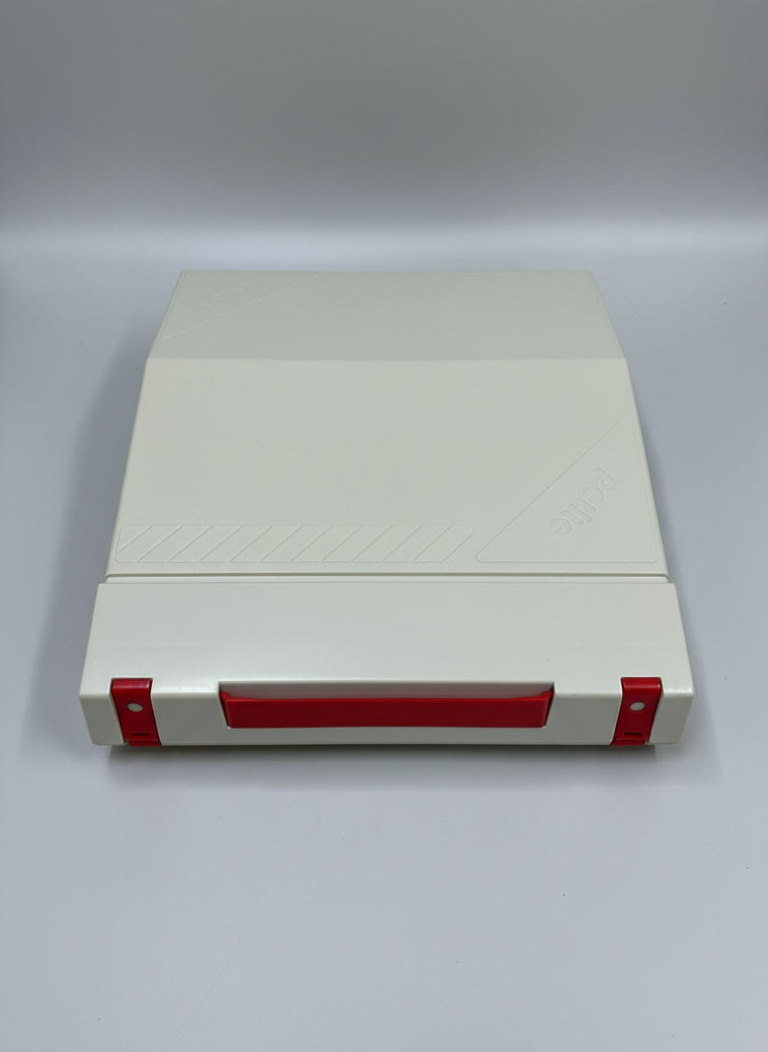 Petite 990 Type writer