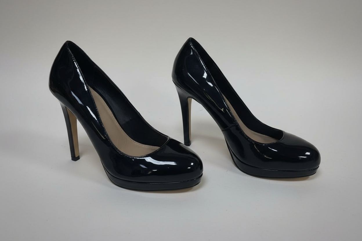 Carvela heels size navy  3.5