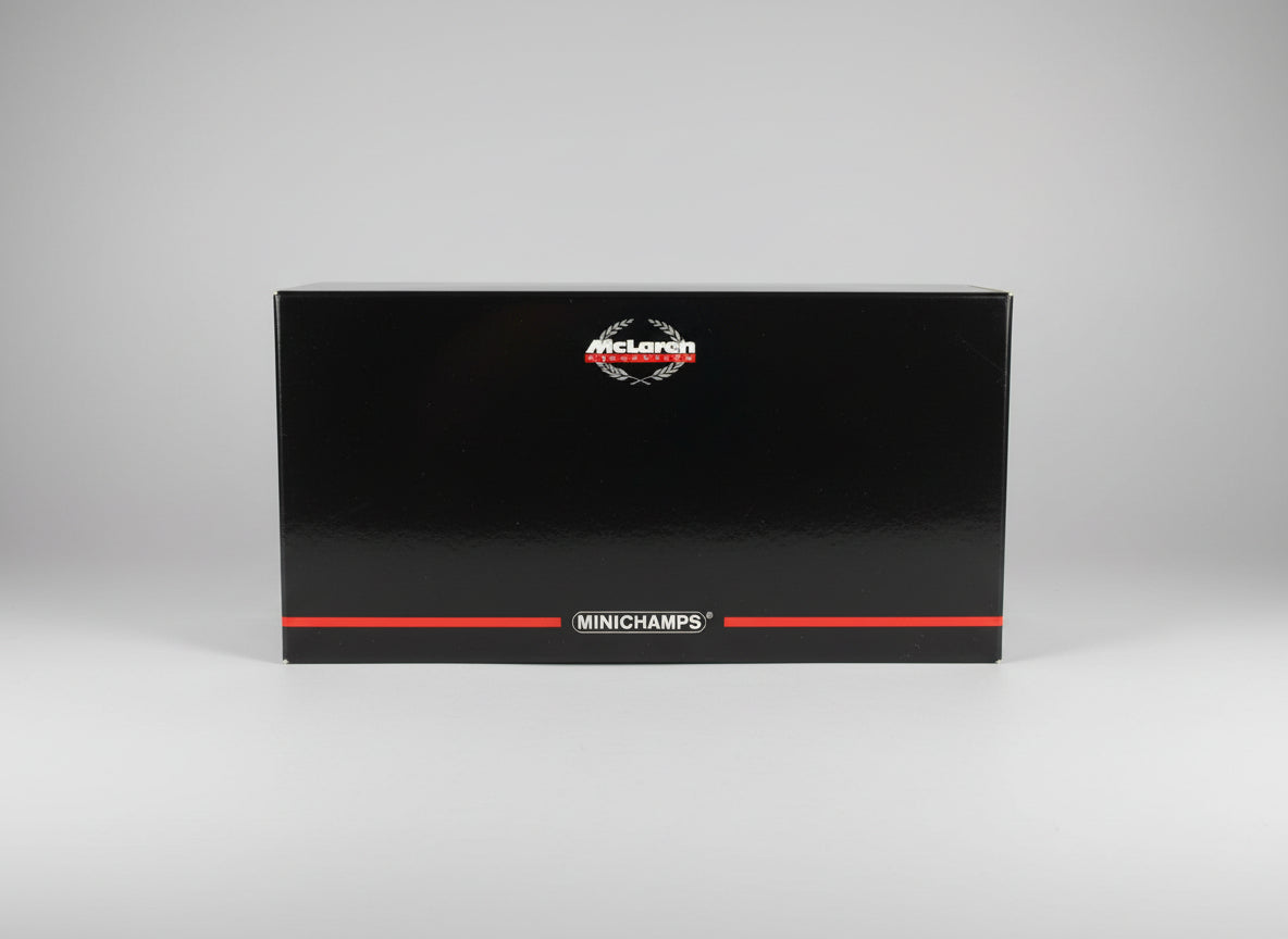 Minichamps 1:43 Pit Stop F1 Figures McLaren Front Tyre Change Set