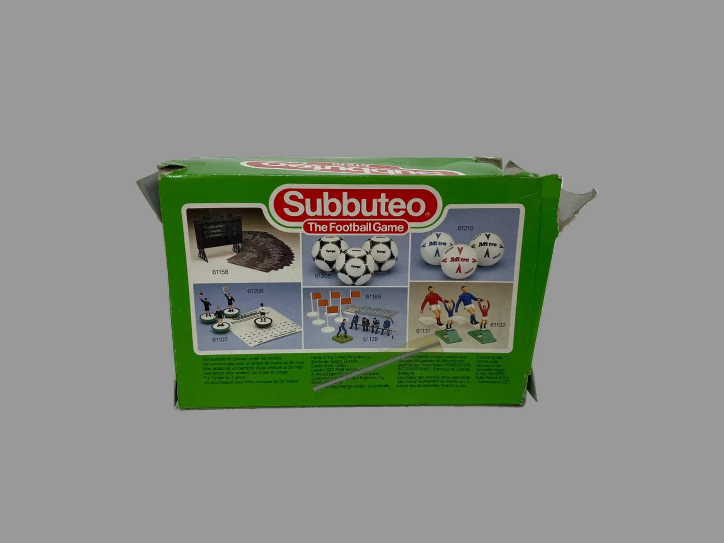 Subbuteo 61219 goal posts and 63000 Liverpool (663) team.