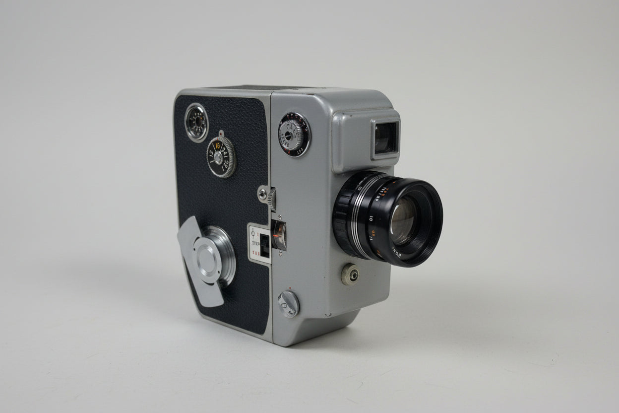 Vintage Mayfair-Max 8EE- film Camera with film roll - Untested