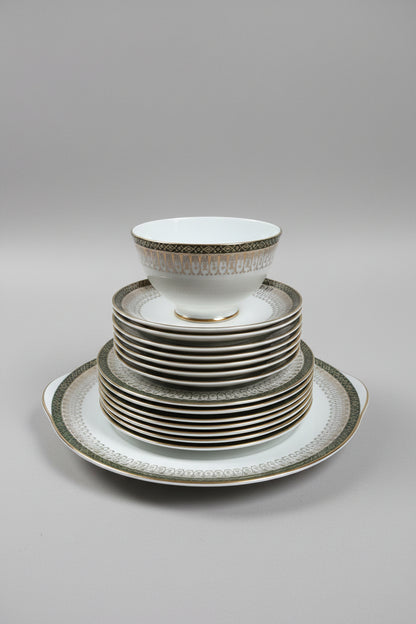 Royal Grafton Majestic Fine Bone China Set (Condition: Excellent)