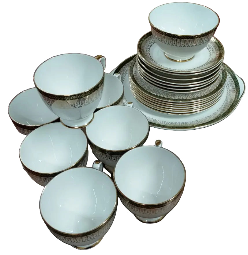 Royal Grafton Majestic Fine Bone China Set (Condition: Excellent)
