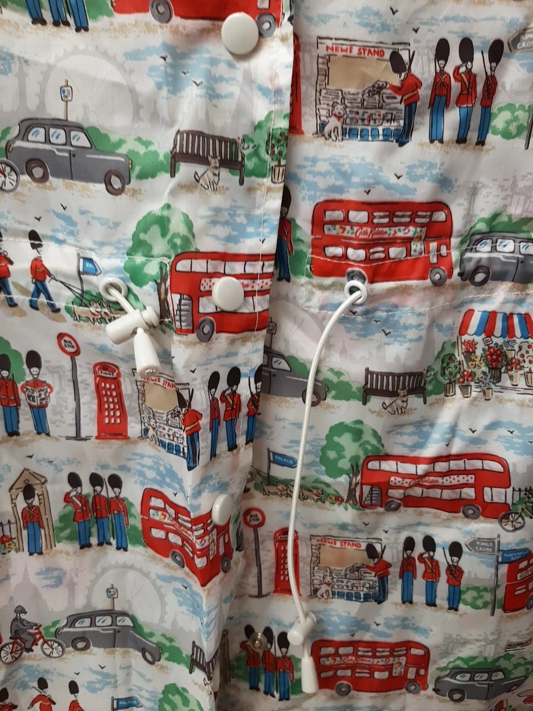 Cath Kidston London Rain Jacket Women's L Hooded Travel Coat Bus Print in Bag
