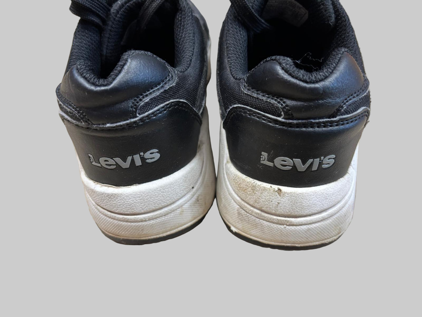 Black Levi Trainers UK size 5