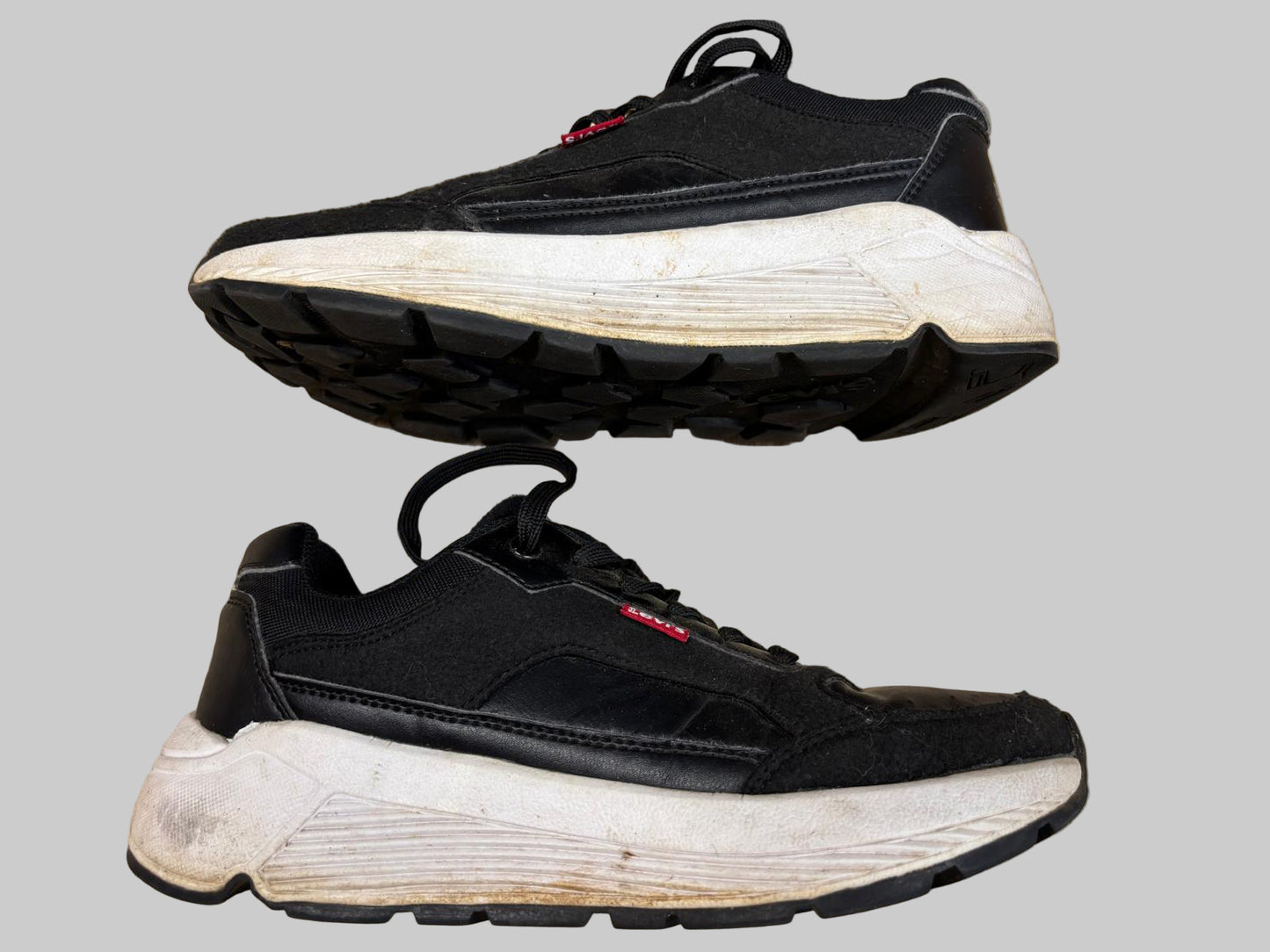 Black Levi Trainers UK size 5