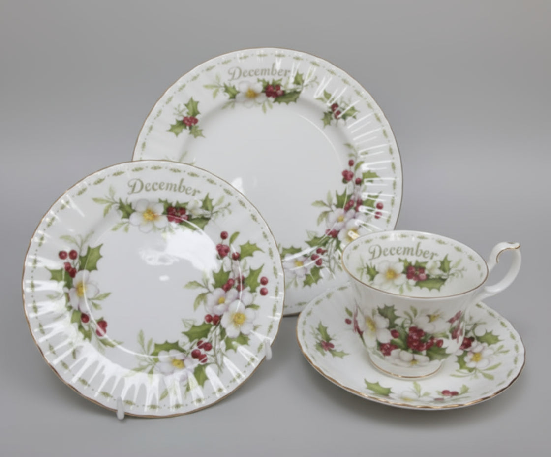 Royal Albert Flower Of The Month December Christmas Rose set